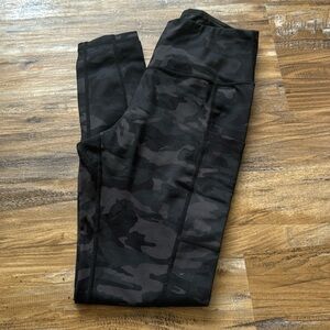 Black camo workout leggings